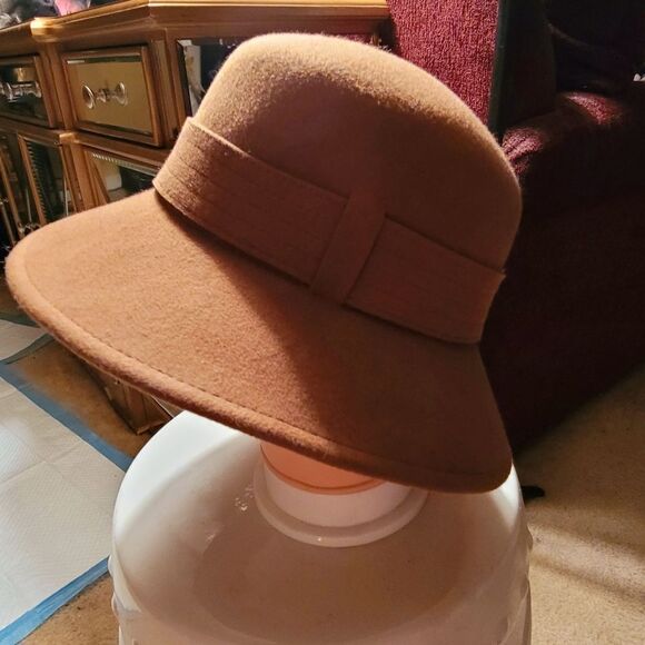 NINE WEST DARK CAMEL CLOCHE HAT - Picture 3 of 7